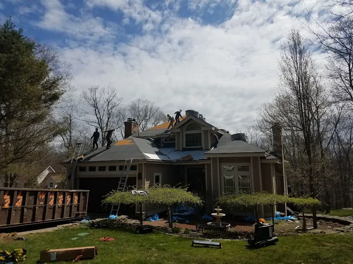 AM PM Roofing Picture 3