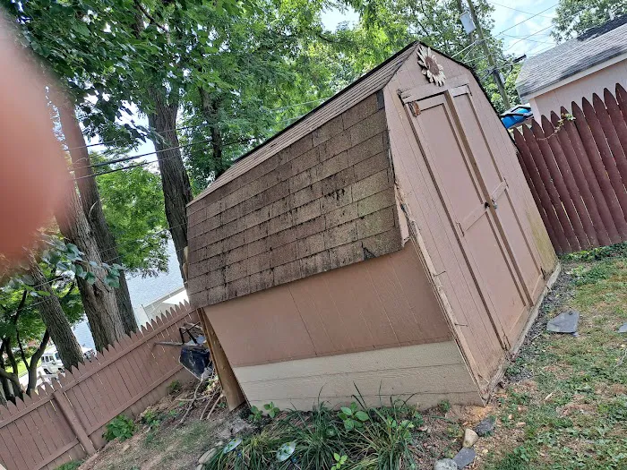 B&E roofing and siding Picture 3