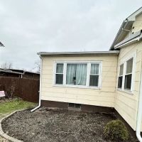 Crooked Ladder Roofing ico