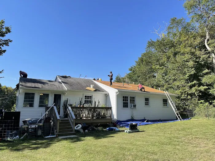 Bob & Son's Roofing Picture 1