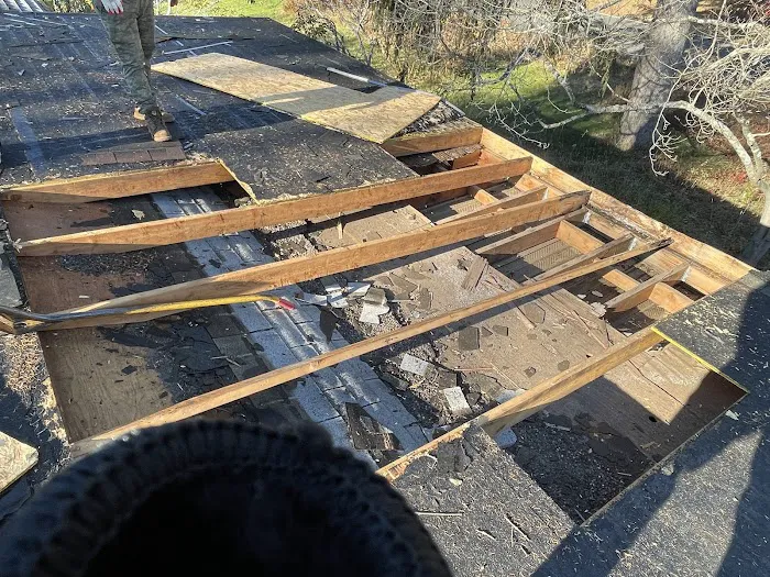 Bob & Son's Roofing Picture 3