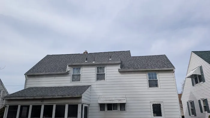 Edify Contracting LLC Roofing and Siding Picture 2