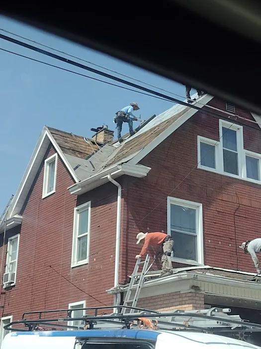 Bucceri Roofing & Siding Picture 1