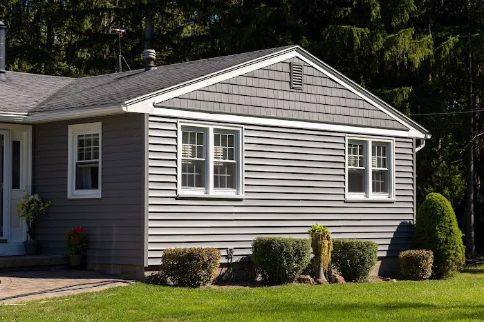 Oaks Roofing and Siding Picture 4