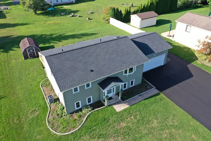 Oaks Roofing and Siding Picture 1