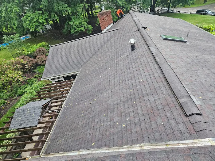 Monroy's Roofing & Exteriors Picture 5