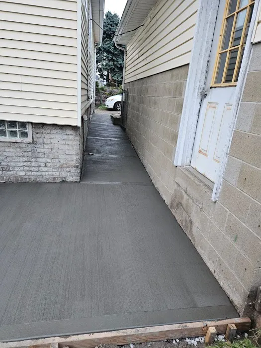 Monroy's Roofing & Exteriors Picture 10