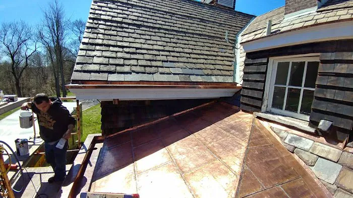 Hissom Roofing & Construction LLC Picture 3