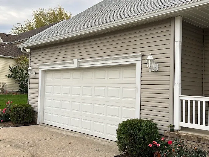 Oaks Roofing and Siding Picture 4