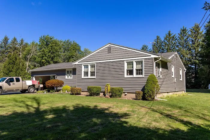 Oaks Roofing and Siding Picture 3