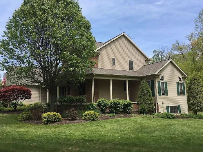 4 Seasons Construction & Roofing Picture 2