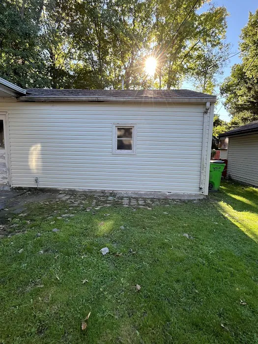 Royalty Roofing Picture 1