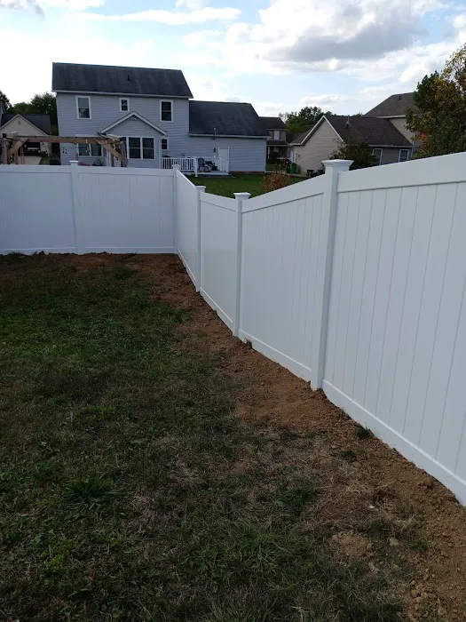 CAPITAN'S ROOFING & FENCE LLC Picture 3