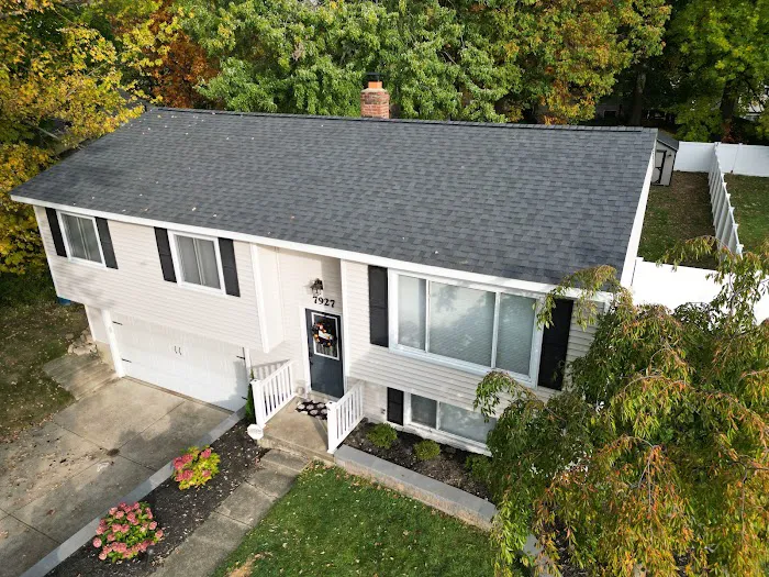 Right Hand Man Picture 3