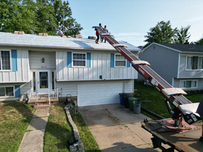 Right Hand Man Picture 2