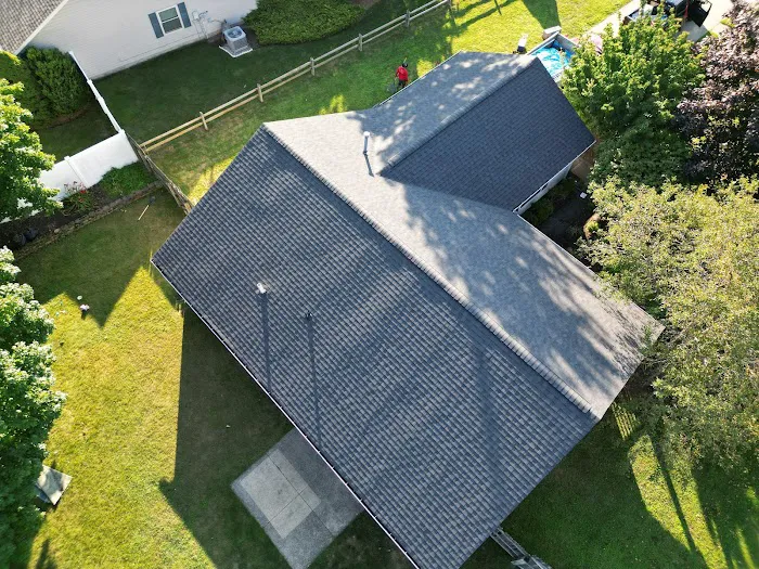 Right Hand Man Picture 3