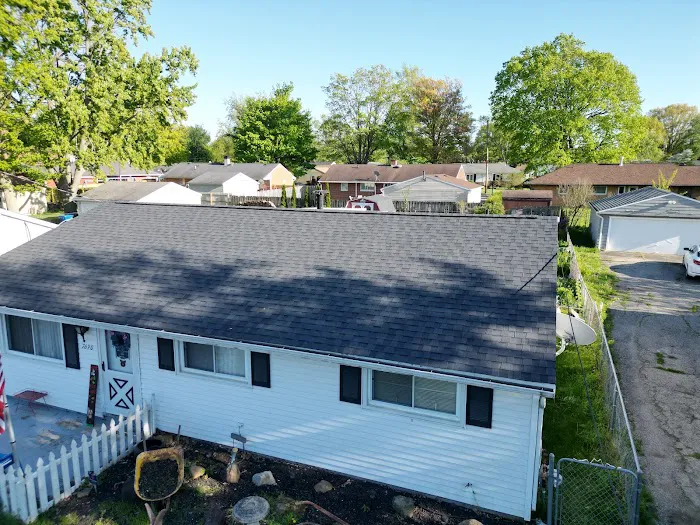 Right Hand Man Picture 1