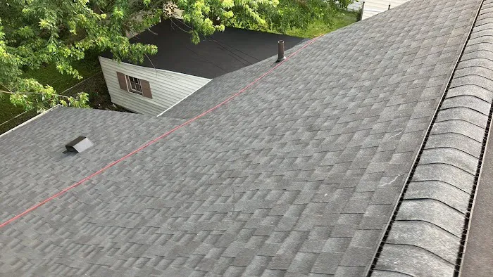 Oaks Roofing & Siding Picture 3