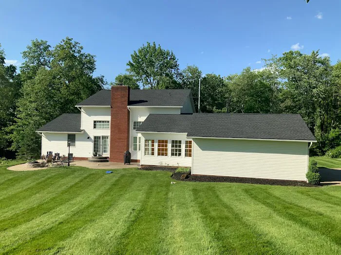 Twincreek Roofing Picture 1