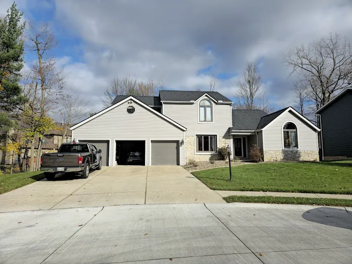 CLE Roofing & Siding LLC Picture 2