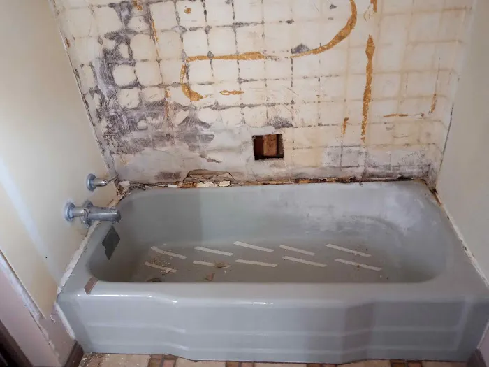 Russell's Roofing & Construction Picture 4