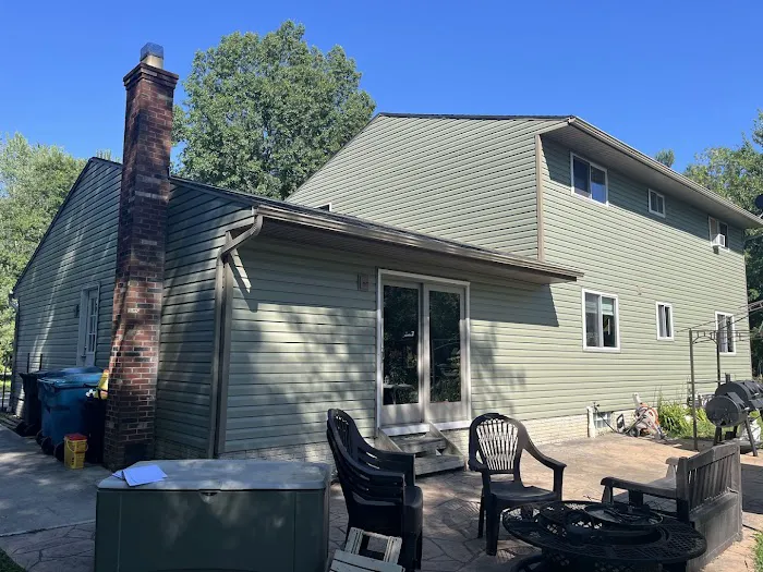 Peak and Valley Roofing Picture 2