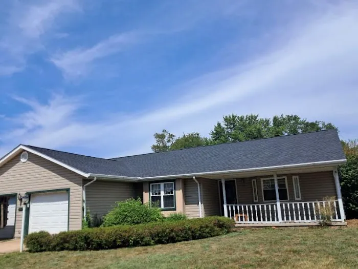 Golden exteriors LLC Picture 4