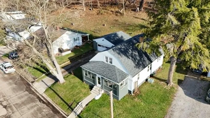 Clark's Straight Line Roofing Picture 3