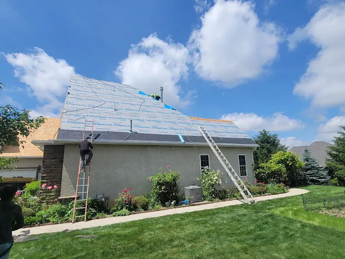 M & R Roofing & Repairs LLC Picture 7