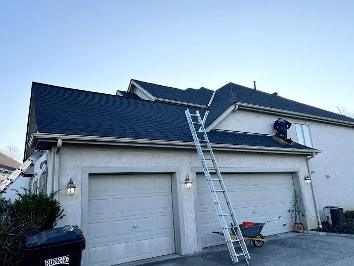 MaxForce Roofing and Siding Picture 6