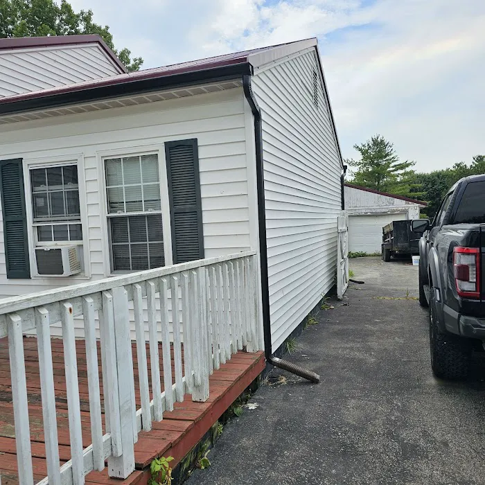 Dean's Roofing & Construction Picture 1