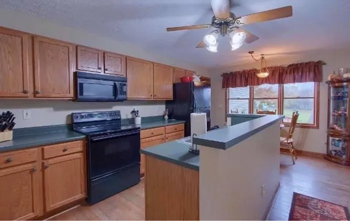 Dean's Roofing & Construction Picture 4