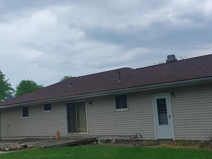 Larry's Roofing Picture 4