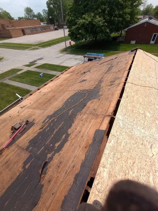 Larry's Roofing Picture 3