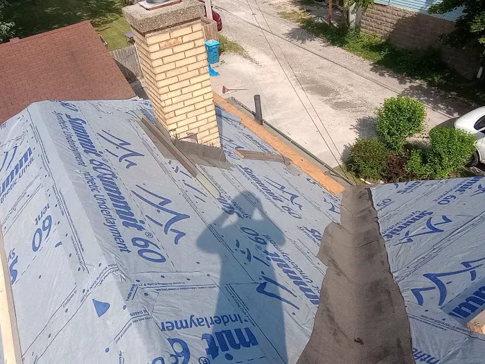 Larry's Roofing Picture 8