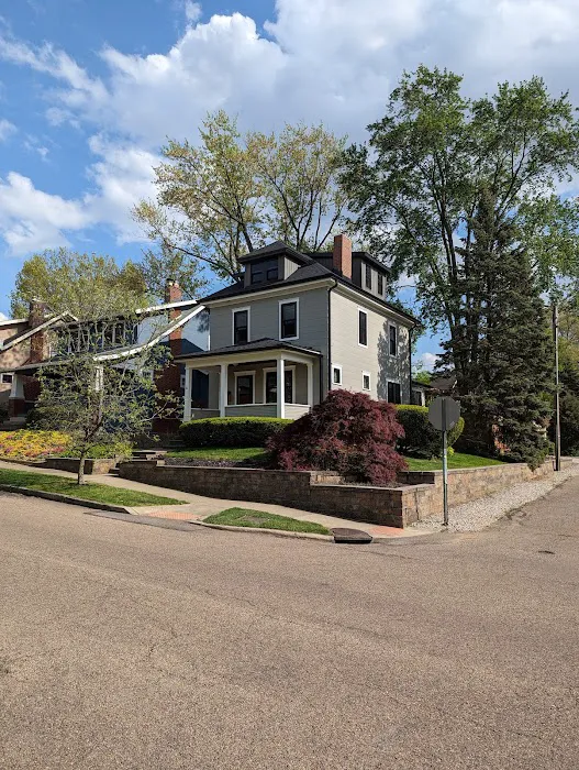 Peak Roofing & Siding Picture 1