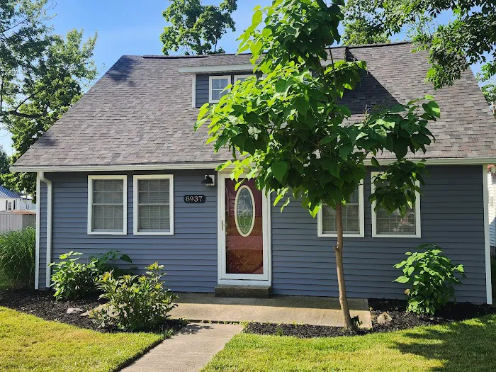 Monarchs Roofing Co. Picture 5