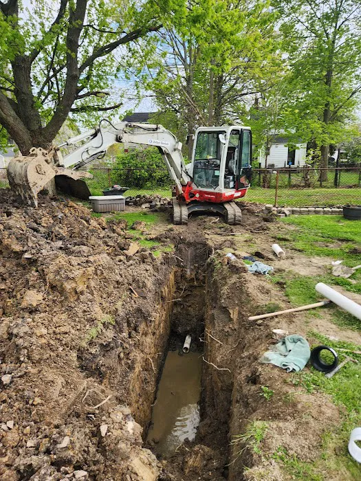 Paul's Roofing Construction & Snow Plowing Picture 1