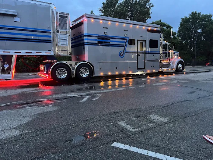 Arrow Construction Picture 2