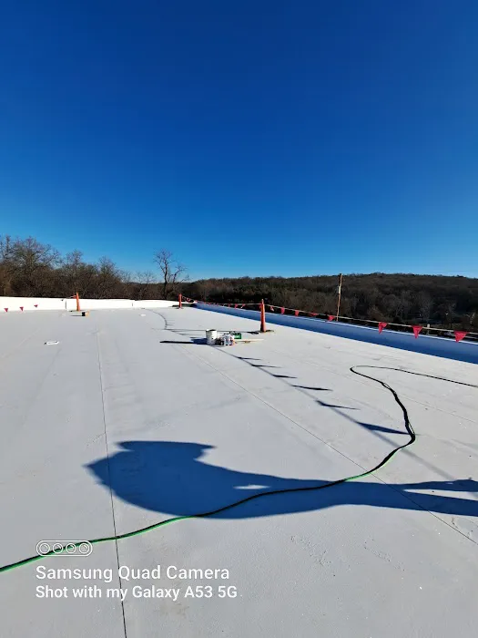 Lee's Top Choice Roofing Picture 3