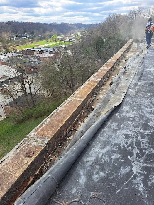 Lee's Top Choice Roofing Picture 2