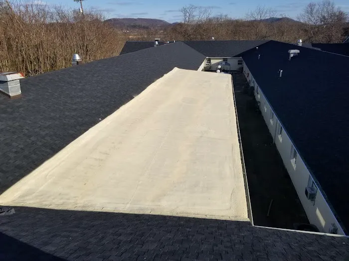 Lee's Top Choice Roofing Picture 10