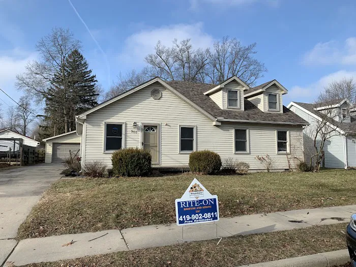 RITE-ON Roofing and Siding LLC Picture 3