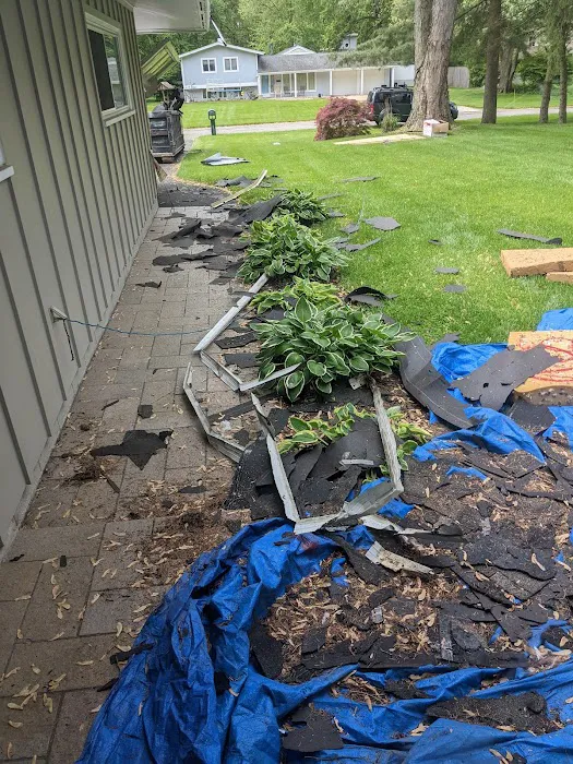 4 Guys And a Roof Picture 4