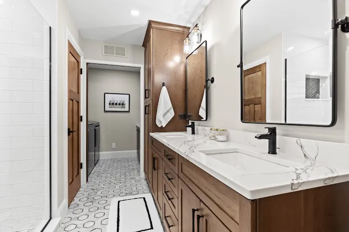 MCM Services Inc - ROOFING/WINDOWS/SIDING Picture 7