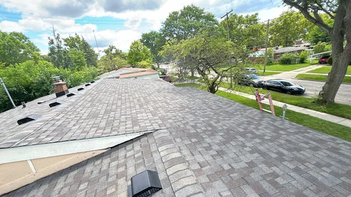 180 Contractors Roofing & Siding Picture 1