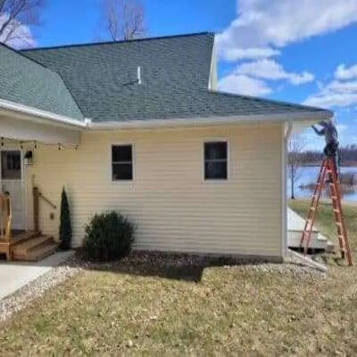 Hill's Gutter Service Picture 4