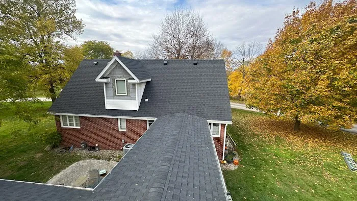 Smith Roofing & Remodeling Picture 1