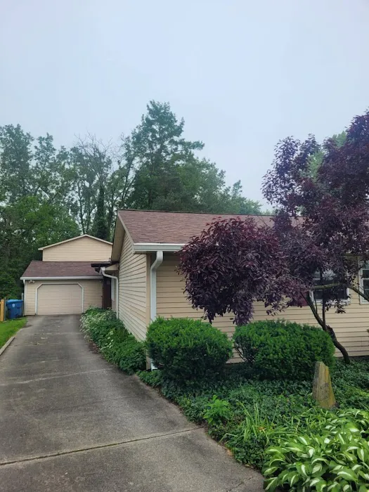 Summit City Roofing Picture 1