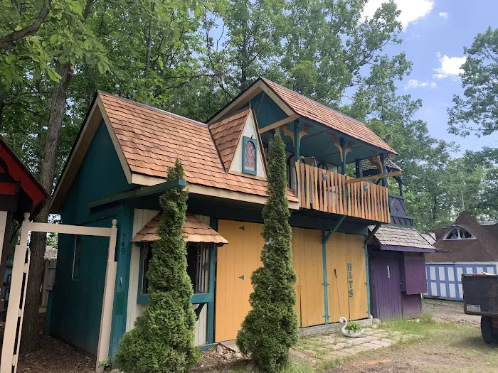 By-Low Exteriors Picture 9